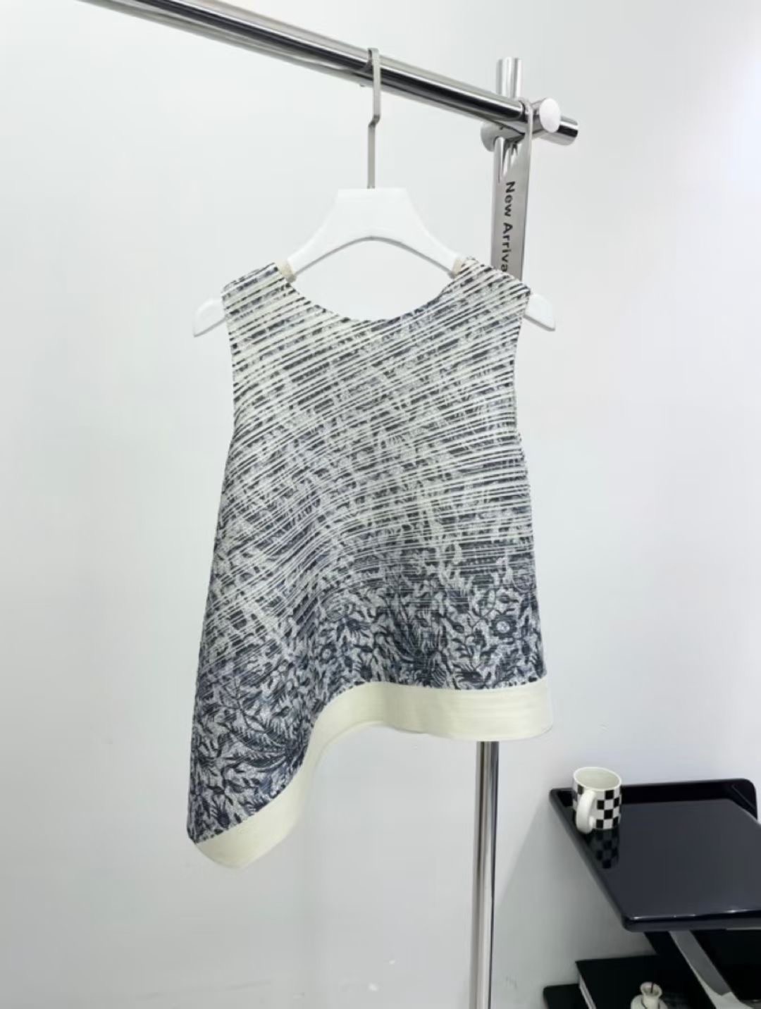Miyake Pleated Fashion Set Ski - Sleeveless Undershirt 评论和价格